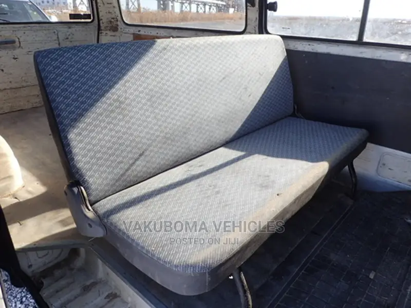 Toyota HiAce 1999 White