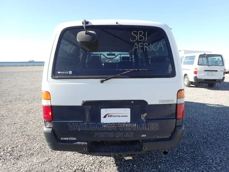 Toyota HiAce 1999 White