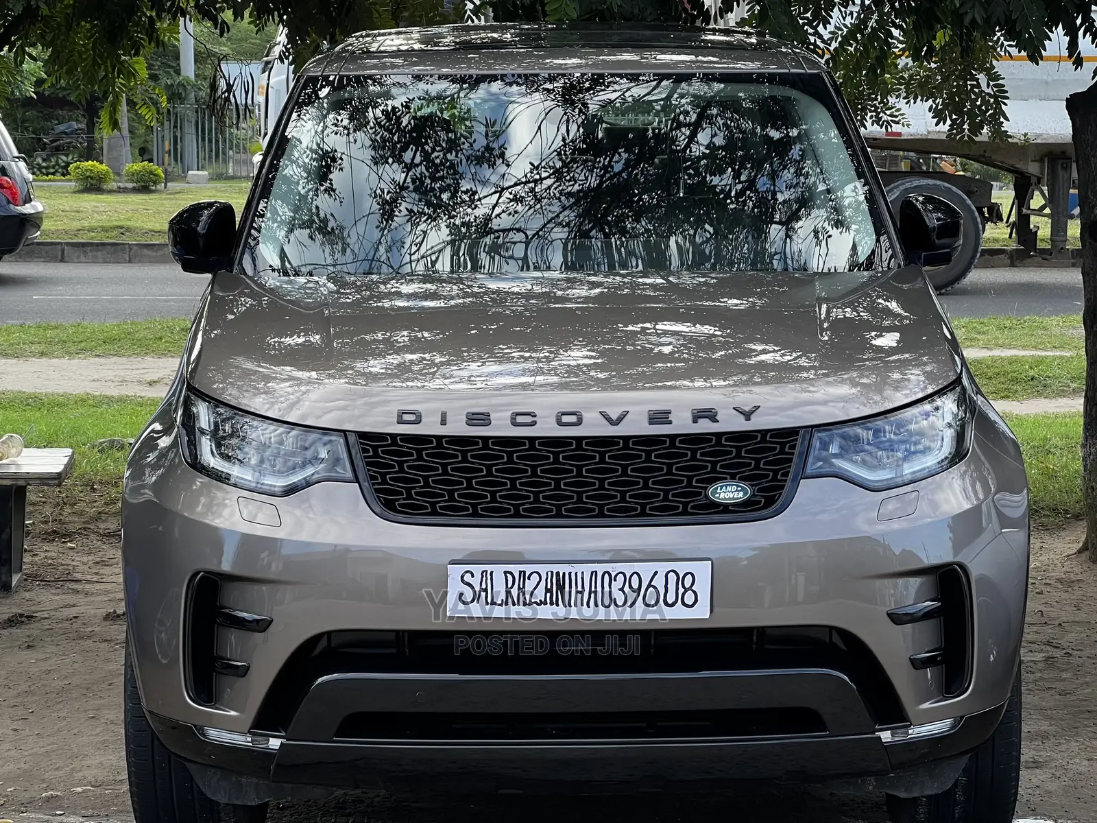 Land Rover Discovery 2018 Gold