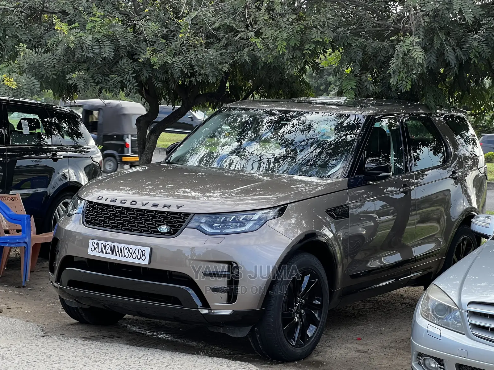 Land Rover Discovery 2018 Gold