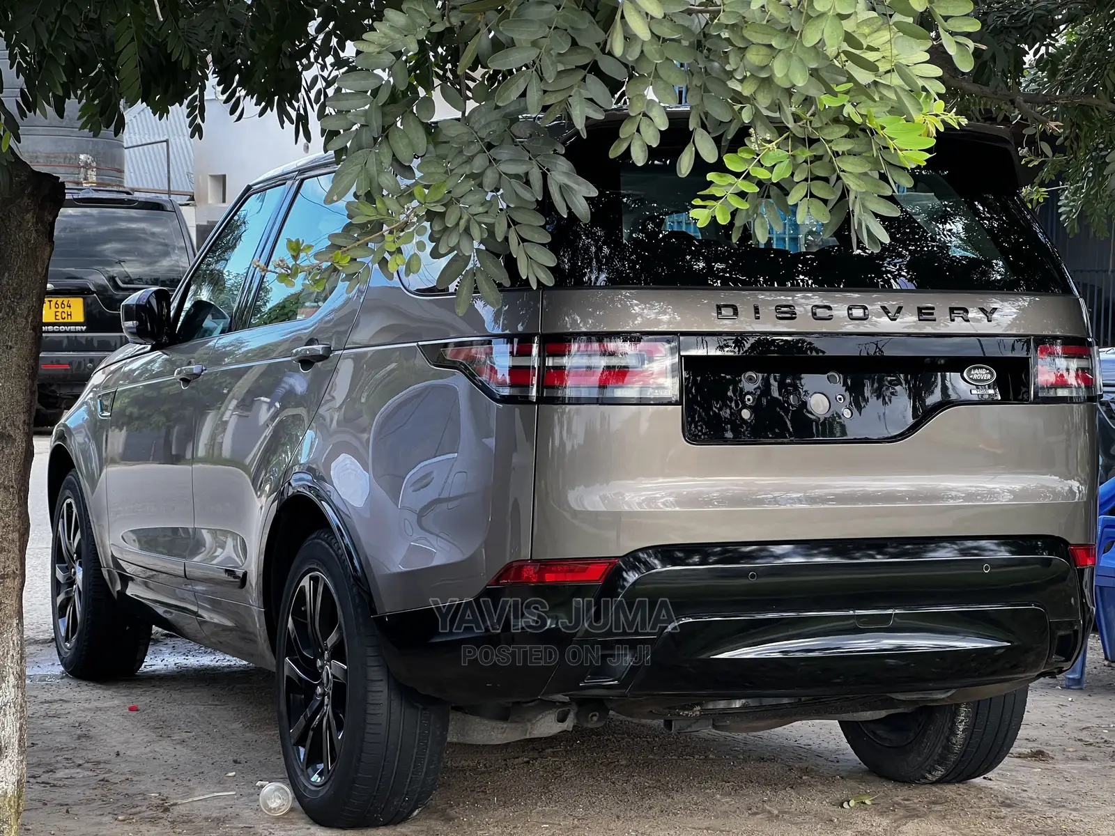 Land Rover Discovery 2018 Gold