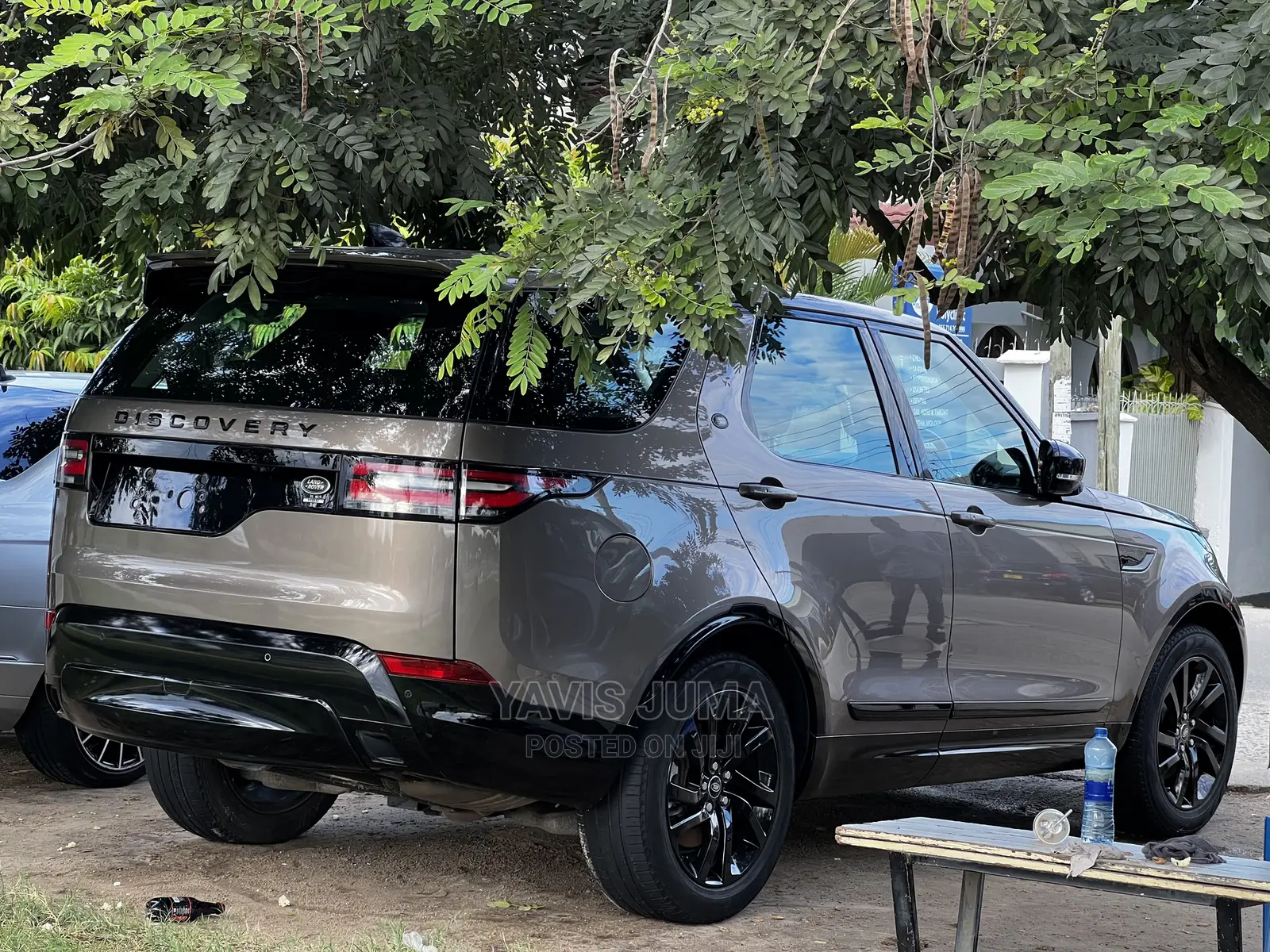 Land Rover Discovery 2018 Gold