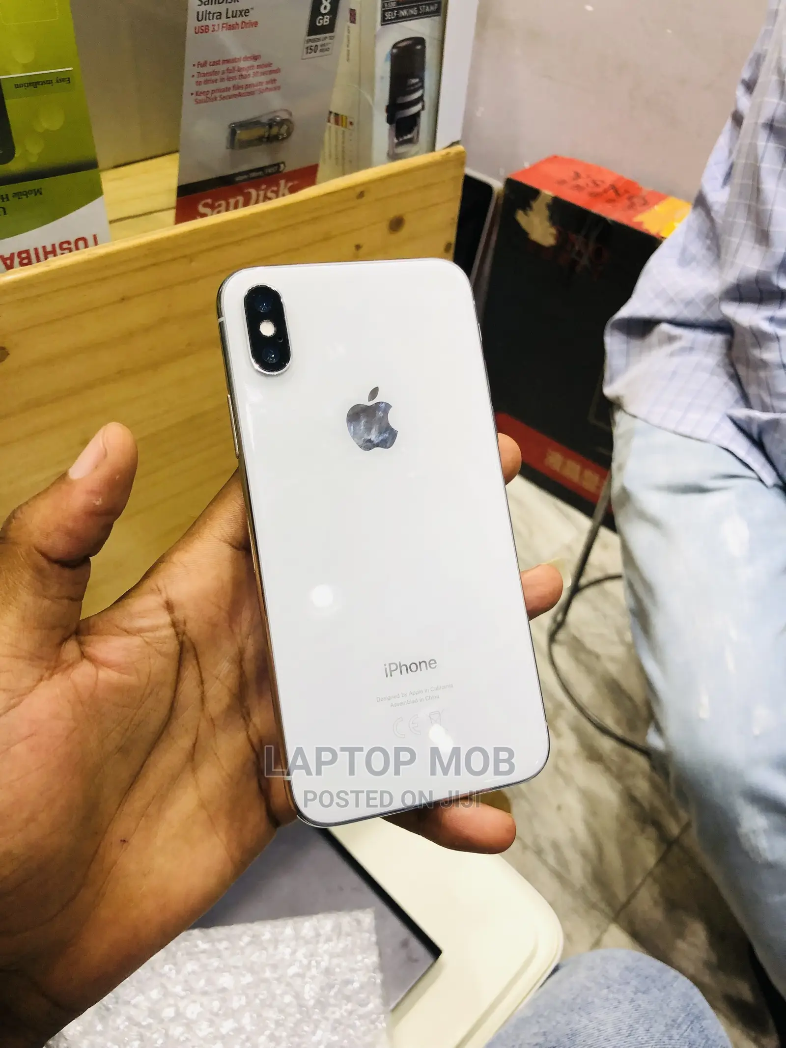 Apple iPhone X 64 GB White
