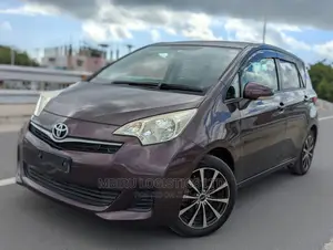 Toyota Ractis 2012 Brown