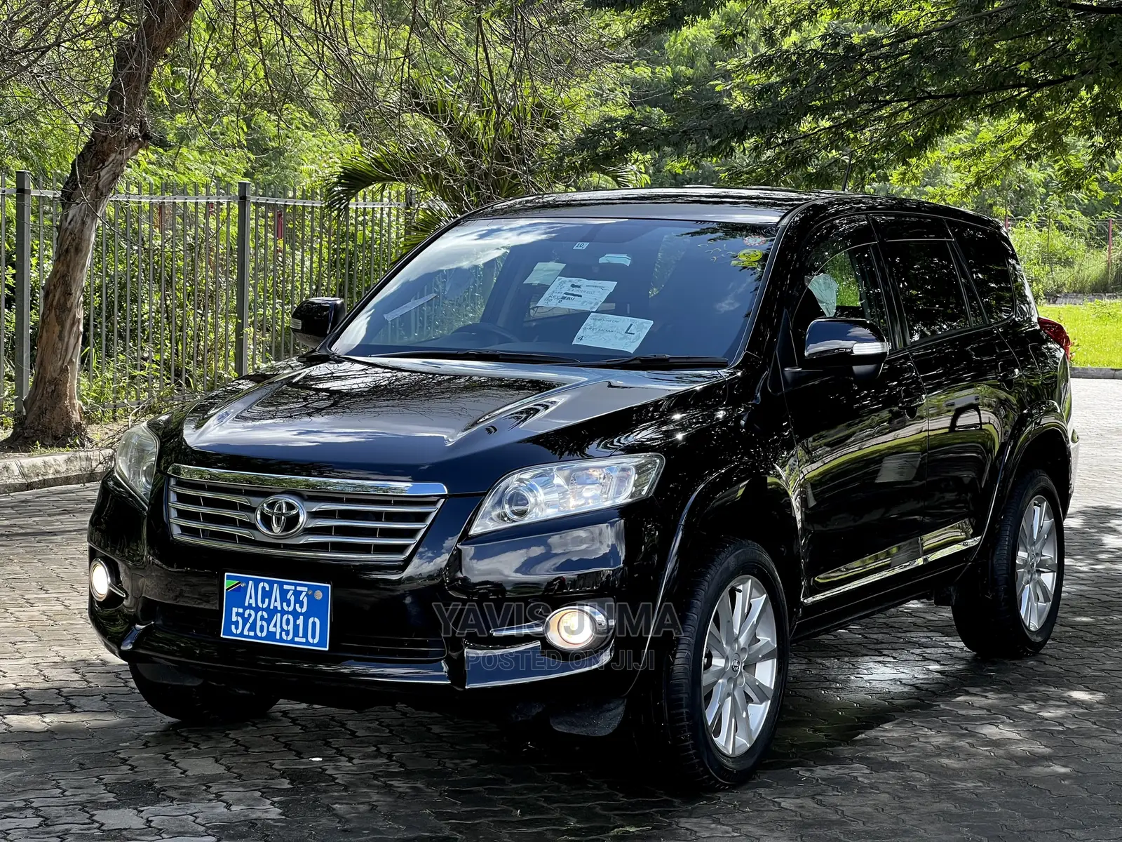 Toyota Vanguard 2011 Black