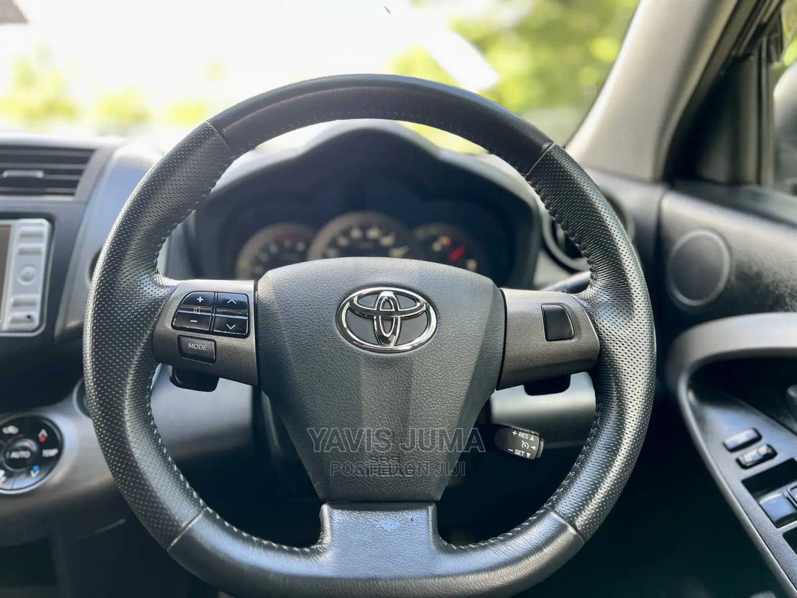 Toyota Vanguard 2011 Black