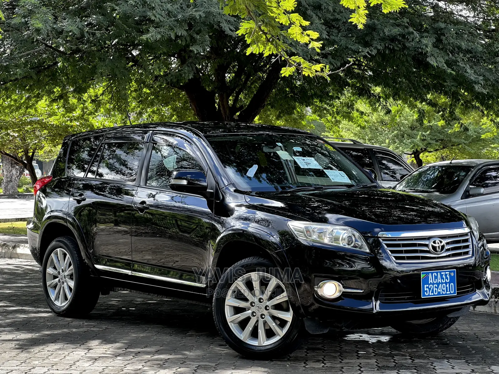 Toyota Vanguard 2011 Black