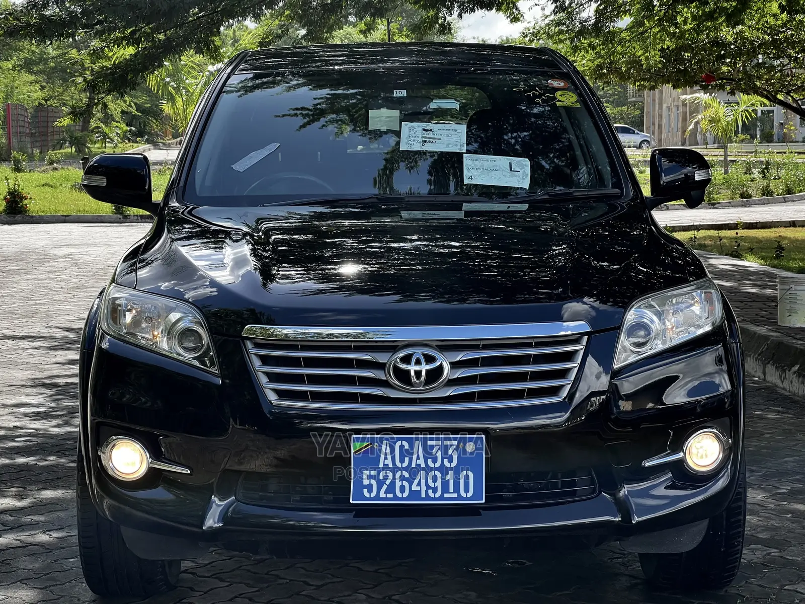 Toyota Vanguard 2011 Black