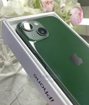 New Apple iPhone 13 128 GB Green