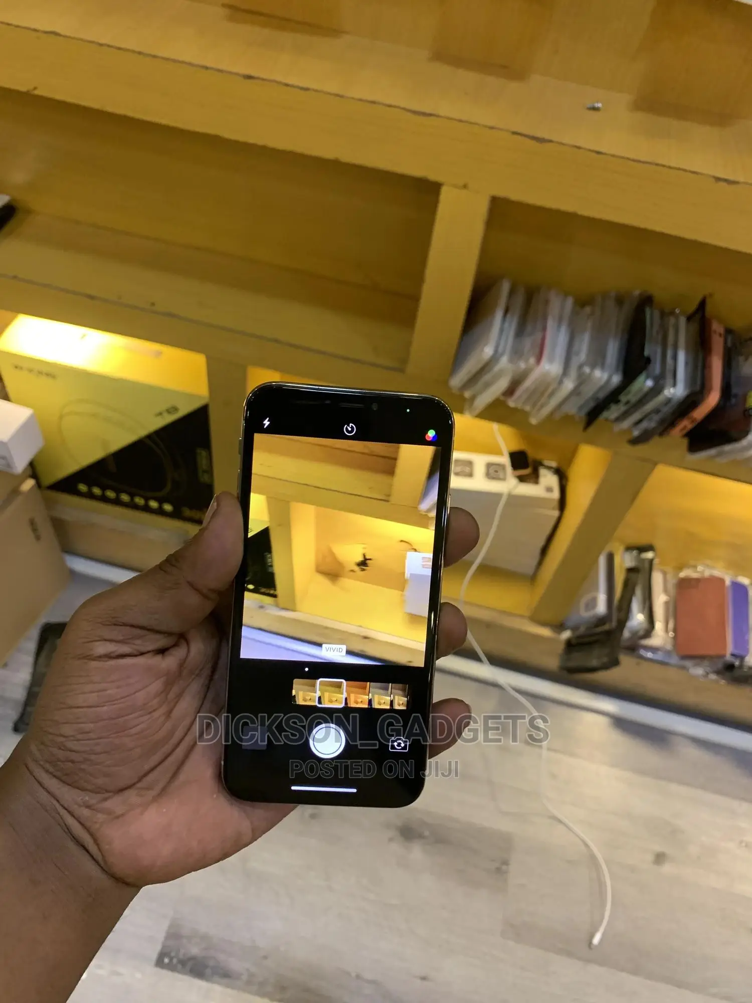 Apple iPhone X 64 GB White