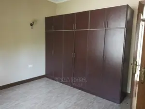 6bdrm Bungalow in Ediba Real Estate, Arusha for rent