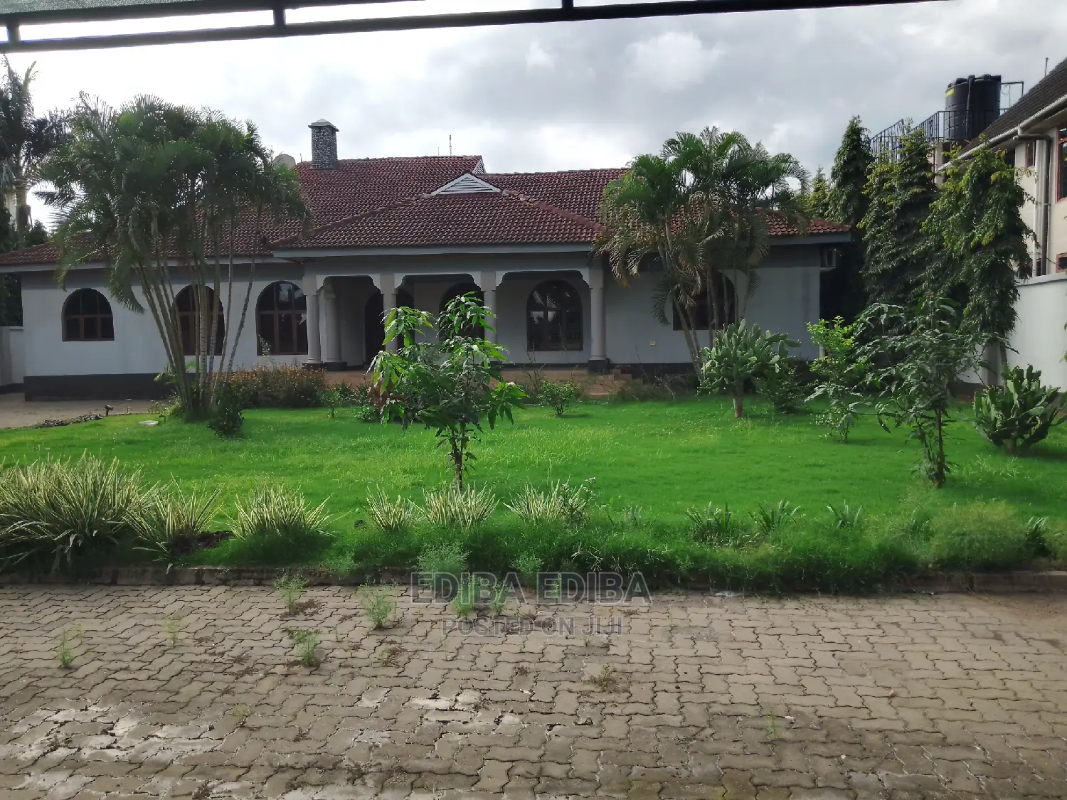 6bdrm Bungalow in Ediba Real Estate, Arusha for rent