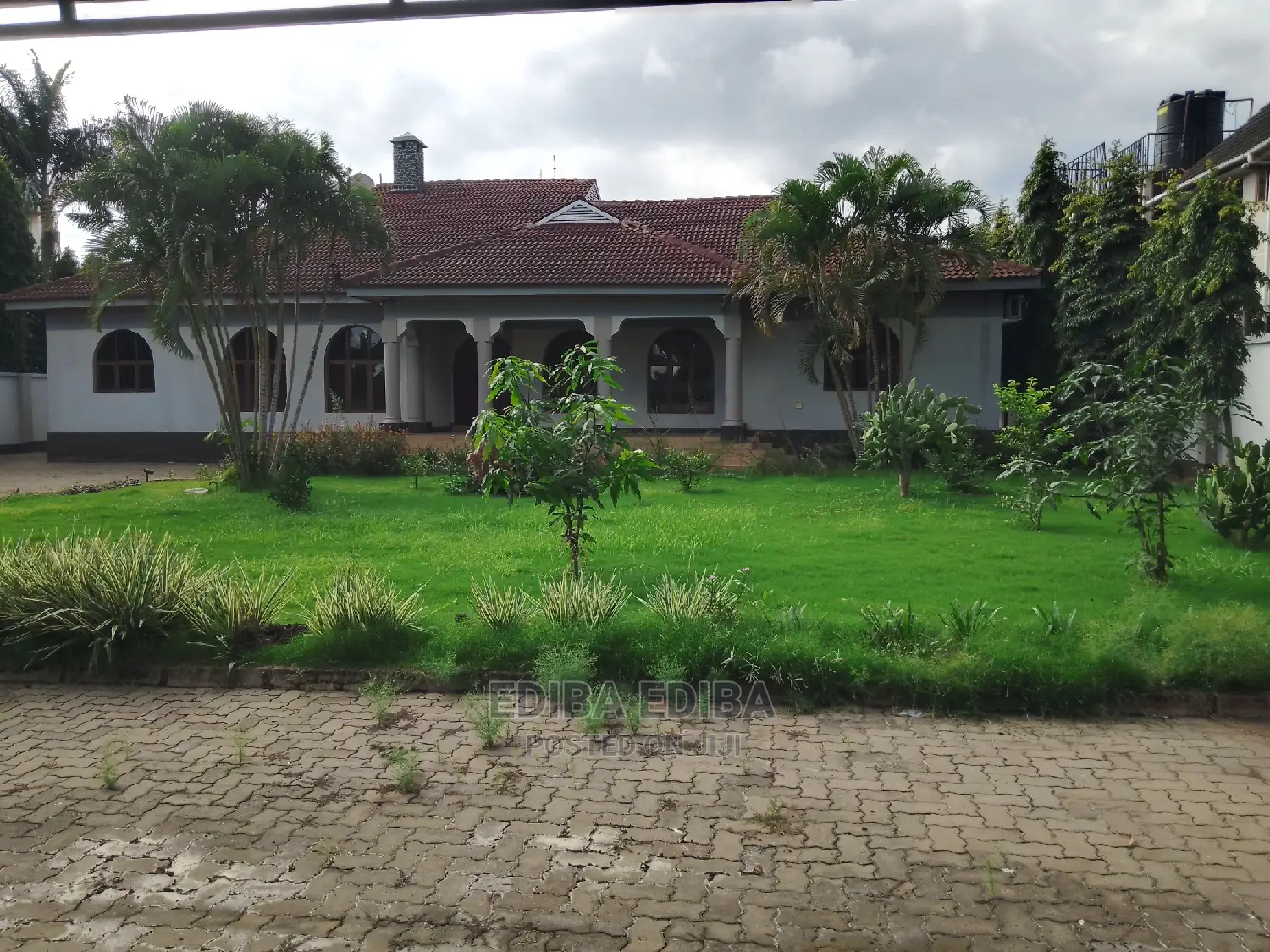 6bdrm Bungalow in Ediba Real Estate, Arusha for rent