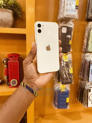 Apple iPhone 11 64 GB White
