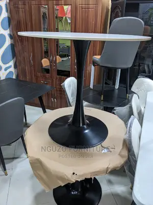 Round Table