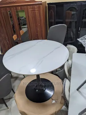 Round Table