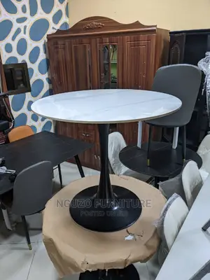 Round Table