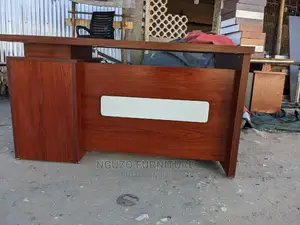 Simple Executive Table