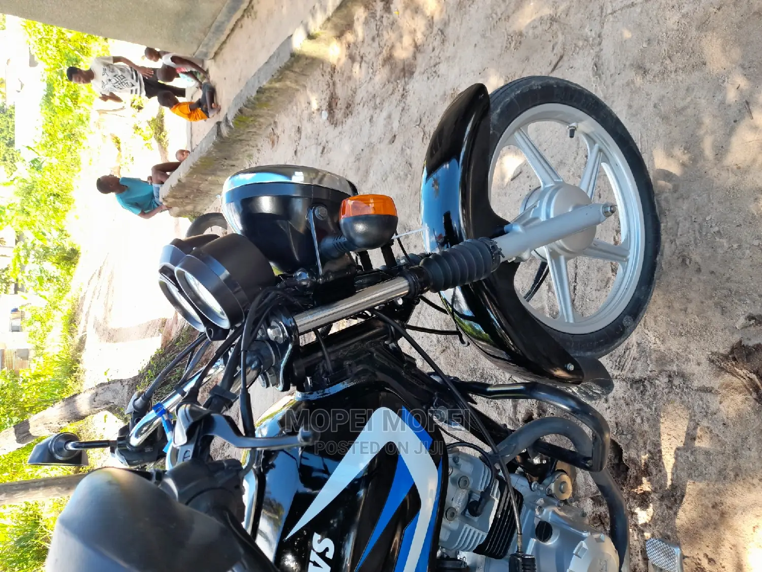 TVS HLX 125 2022