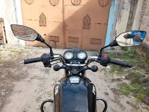 TVS HLX 125 2022 Beige