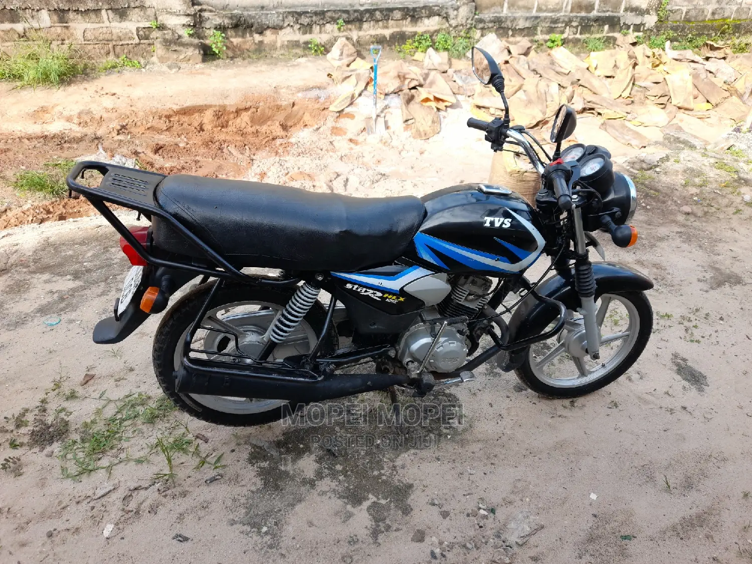 TVS HLX 125 2022 Beige