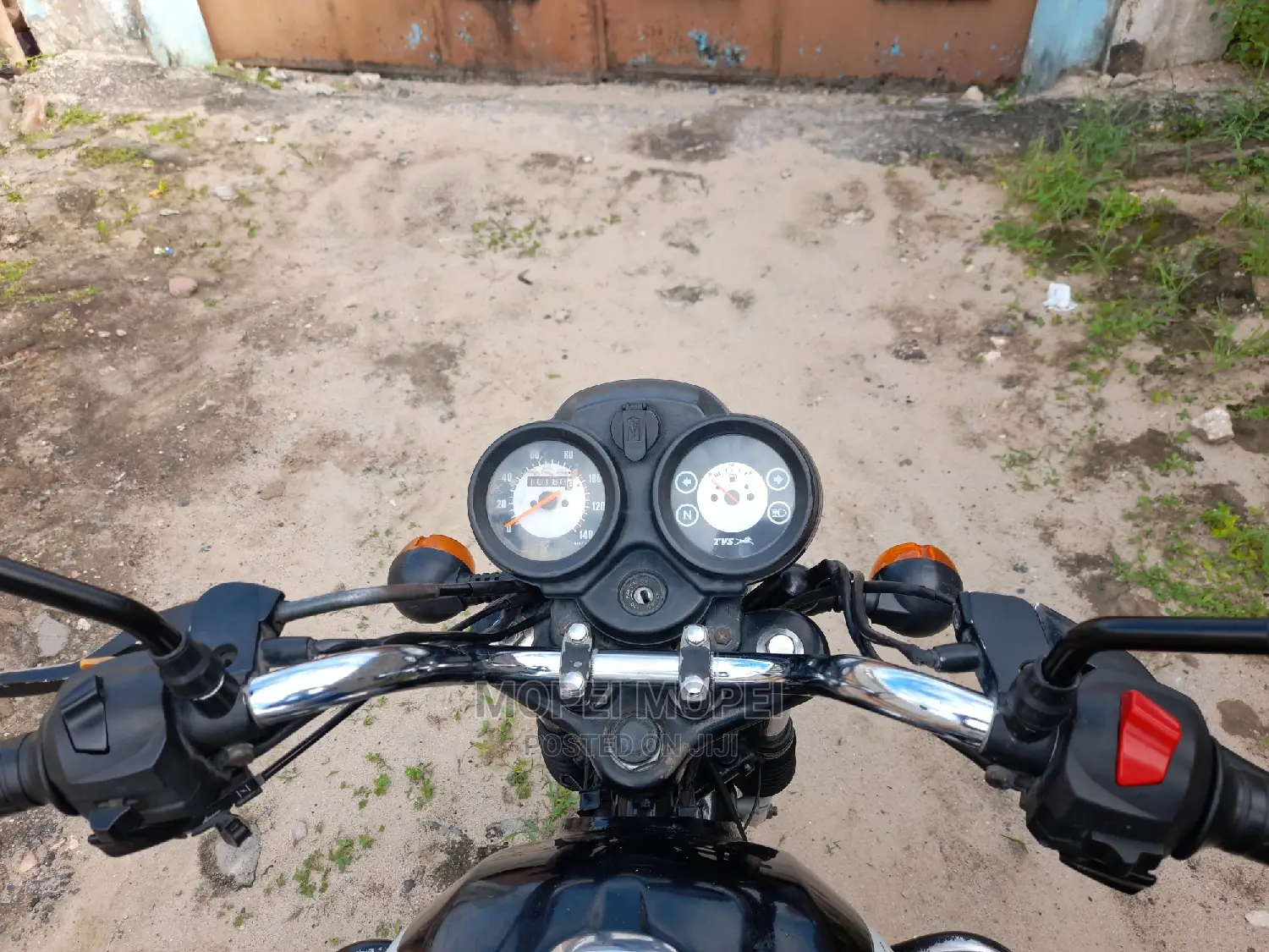 TVS HLX 125 2022 Beige