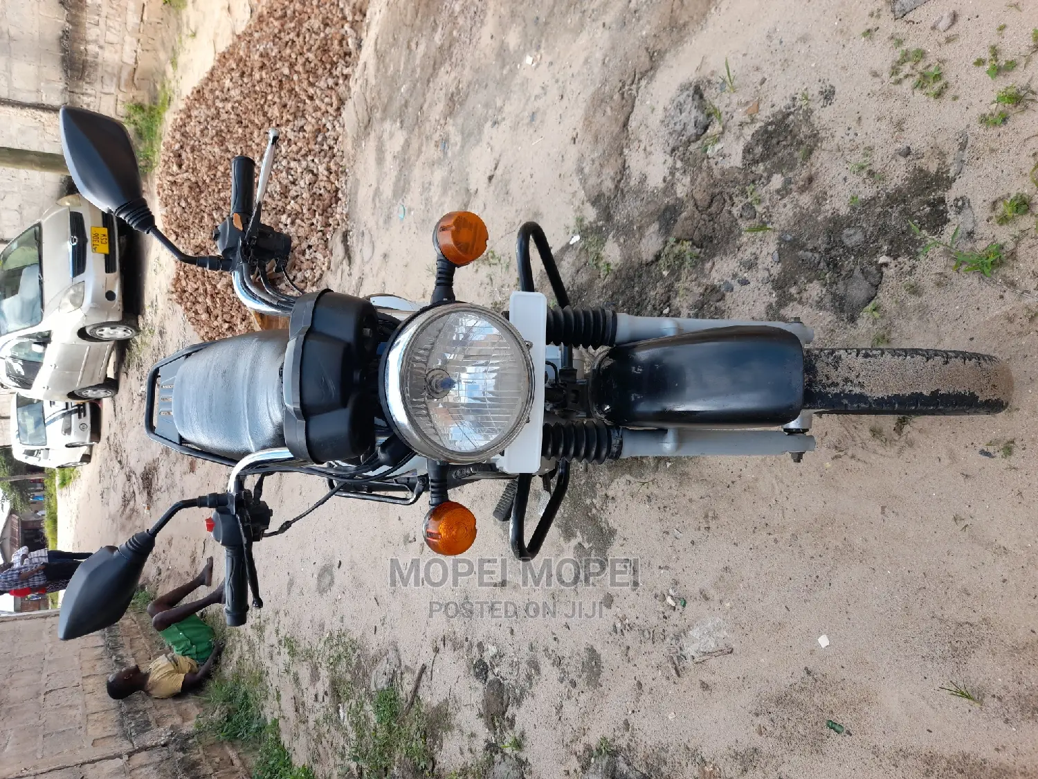 TVS HLX 125 2022 Beige