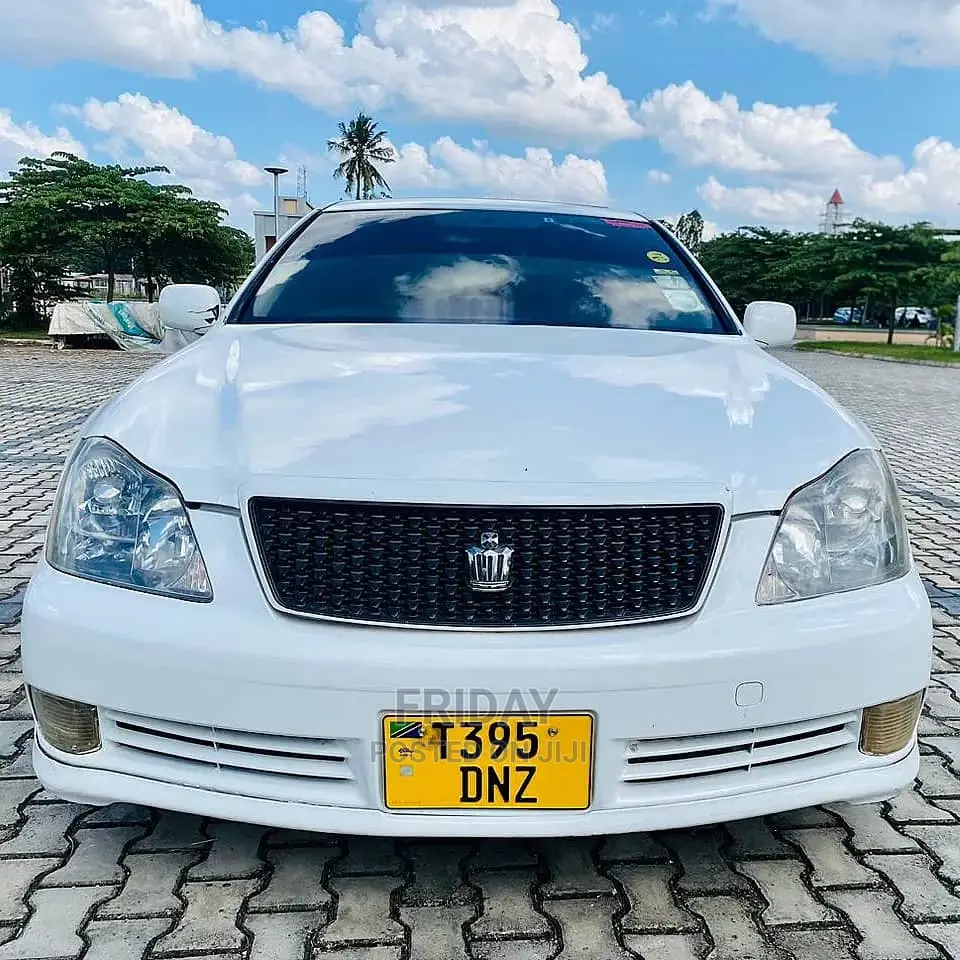 Toyota Crown 2006 White