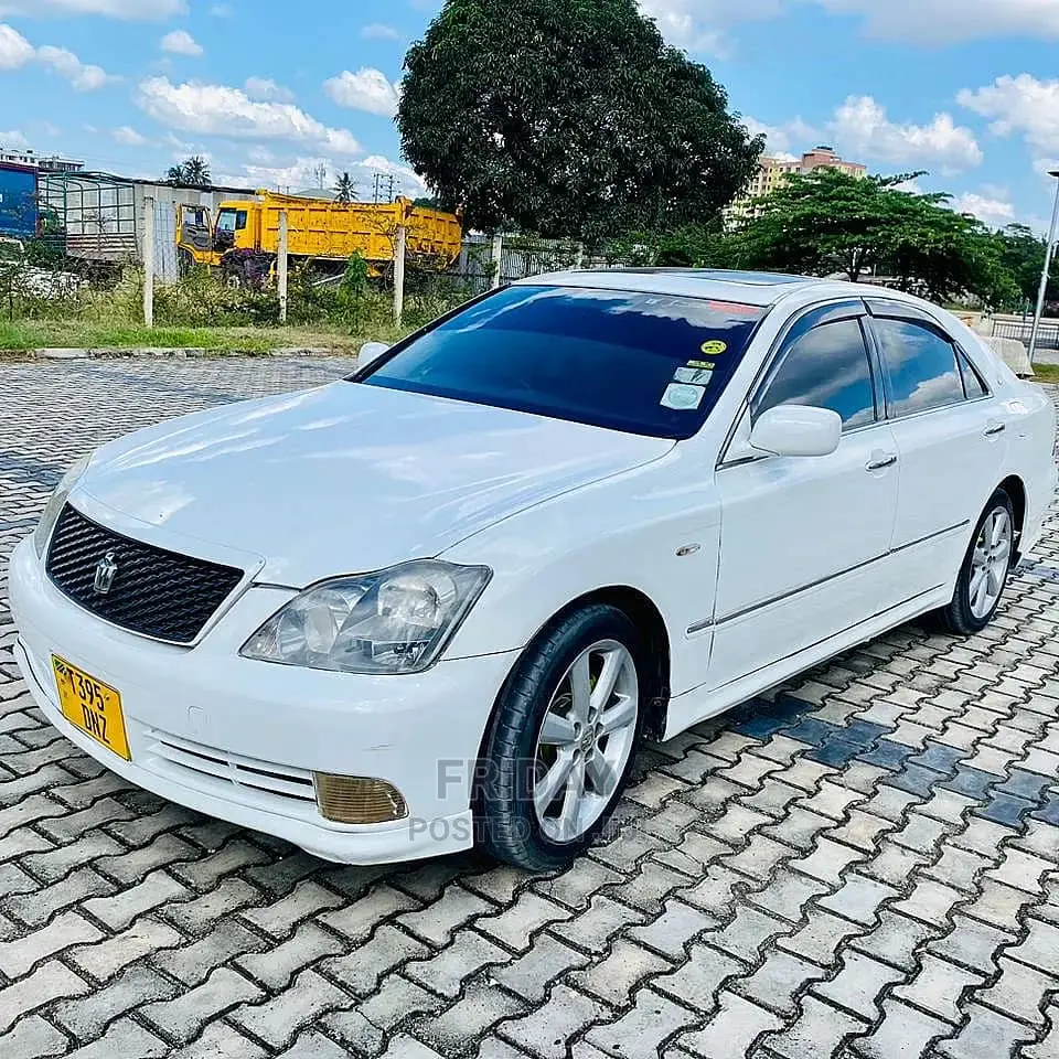 Toyota Crown 2006 White