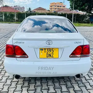 Toyota Crown 2006 White