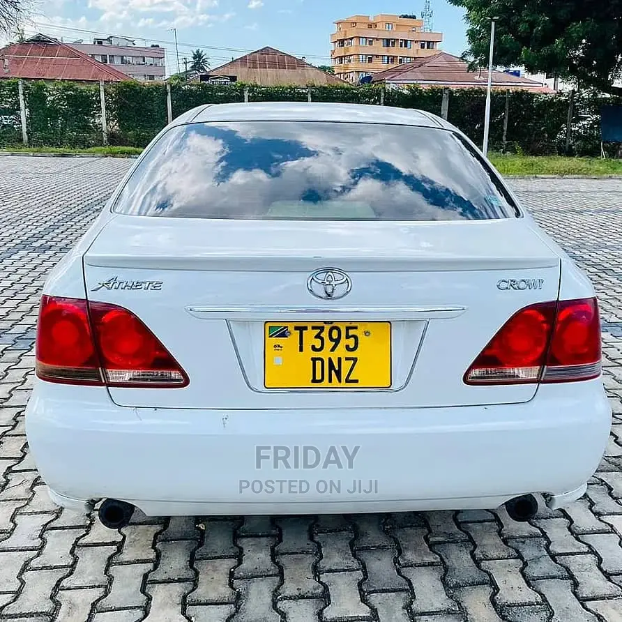 Toyota Crown 2006 White