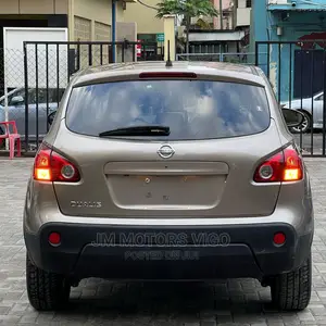 Nissan Dualis 2009 Gold
