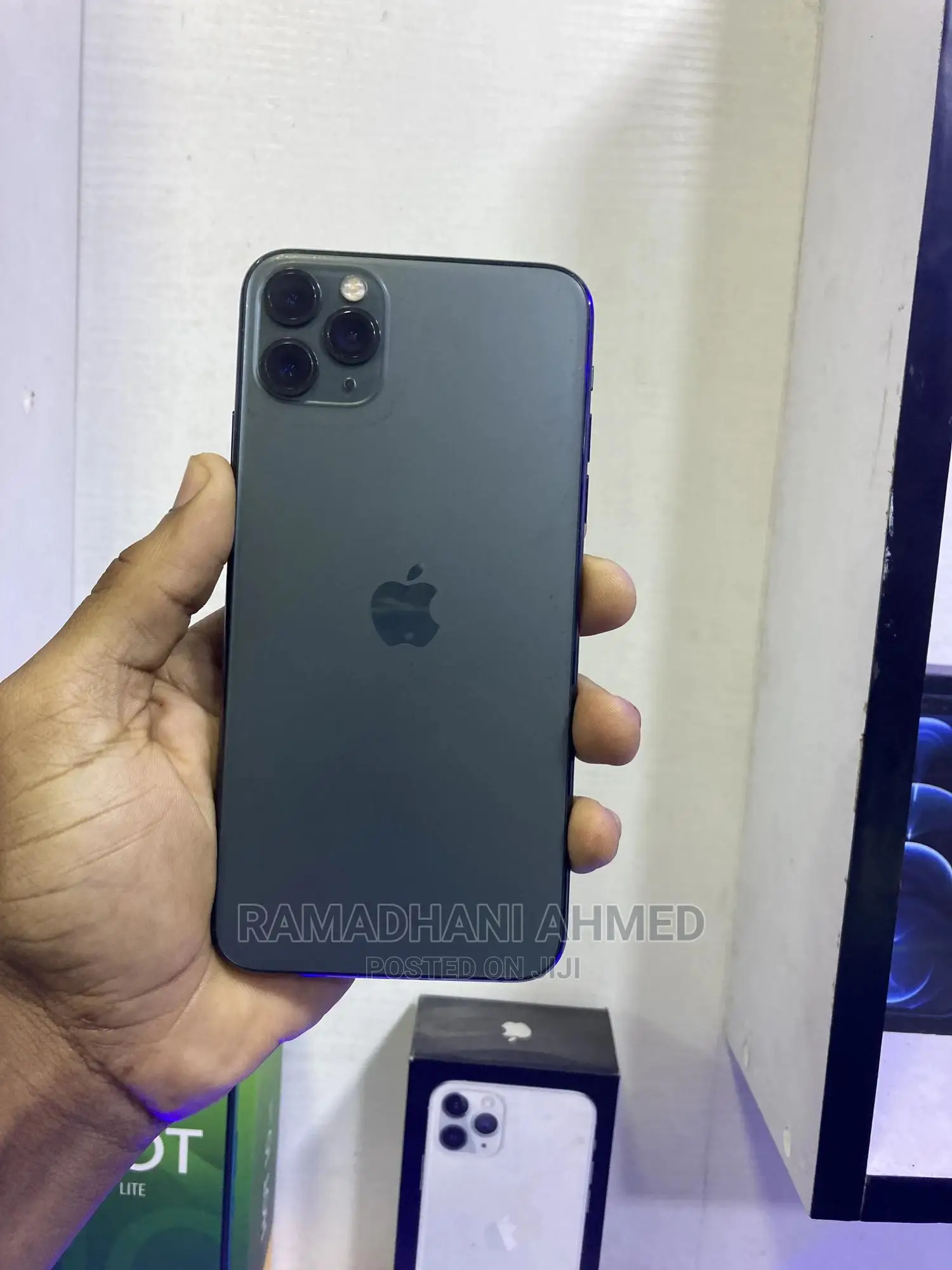 Apple iPhone 11 Pro Max 64 GB Green