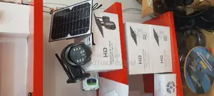 HD Solar Security Light PTZ Camera