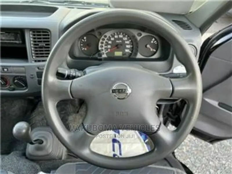 Nissan Caravan (Urvan) 2005 Black