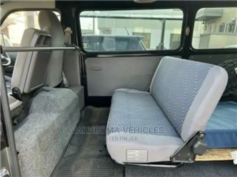 Nissan Caravan (Urvan) 2005 Black
