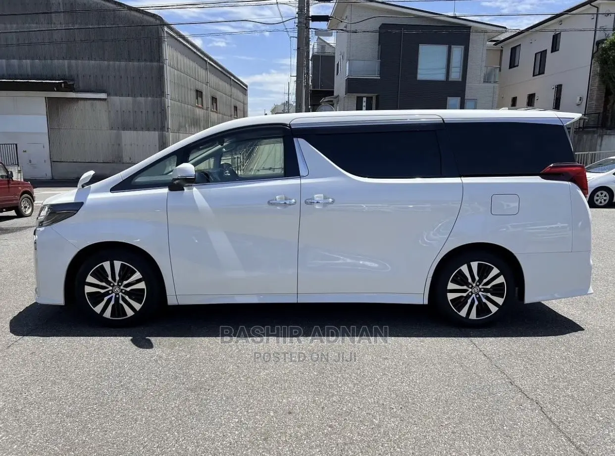 Toyota Alphard 2021 White