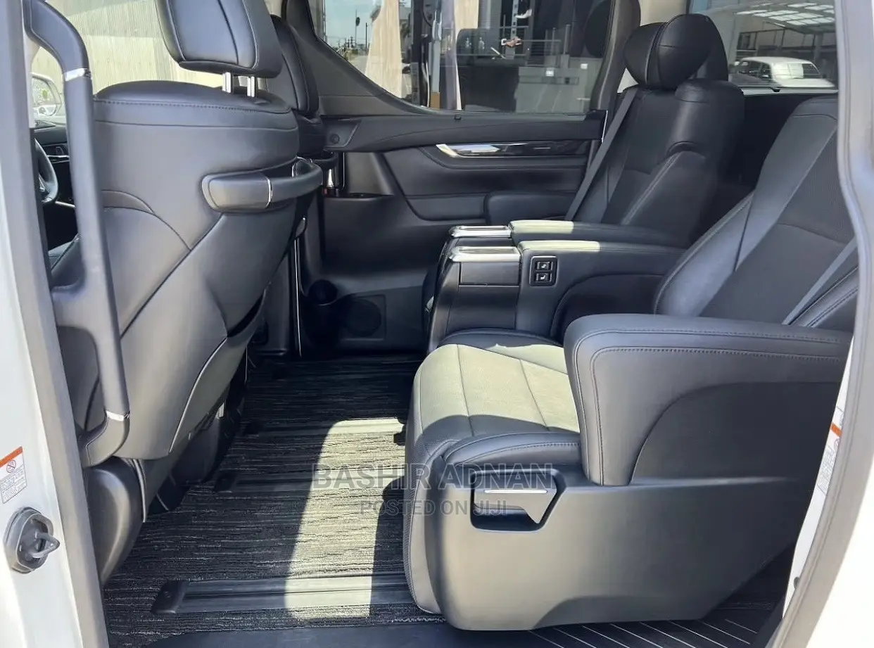 Toyota Alphard 2021 White