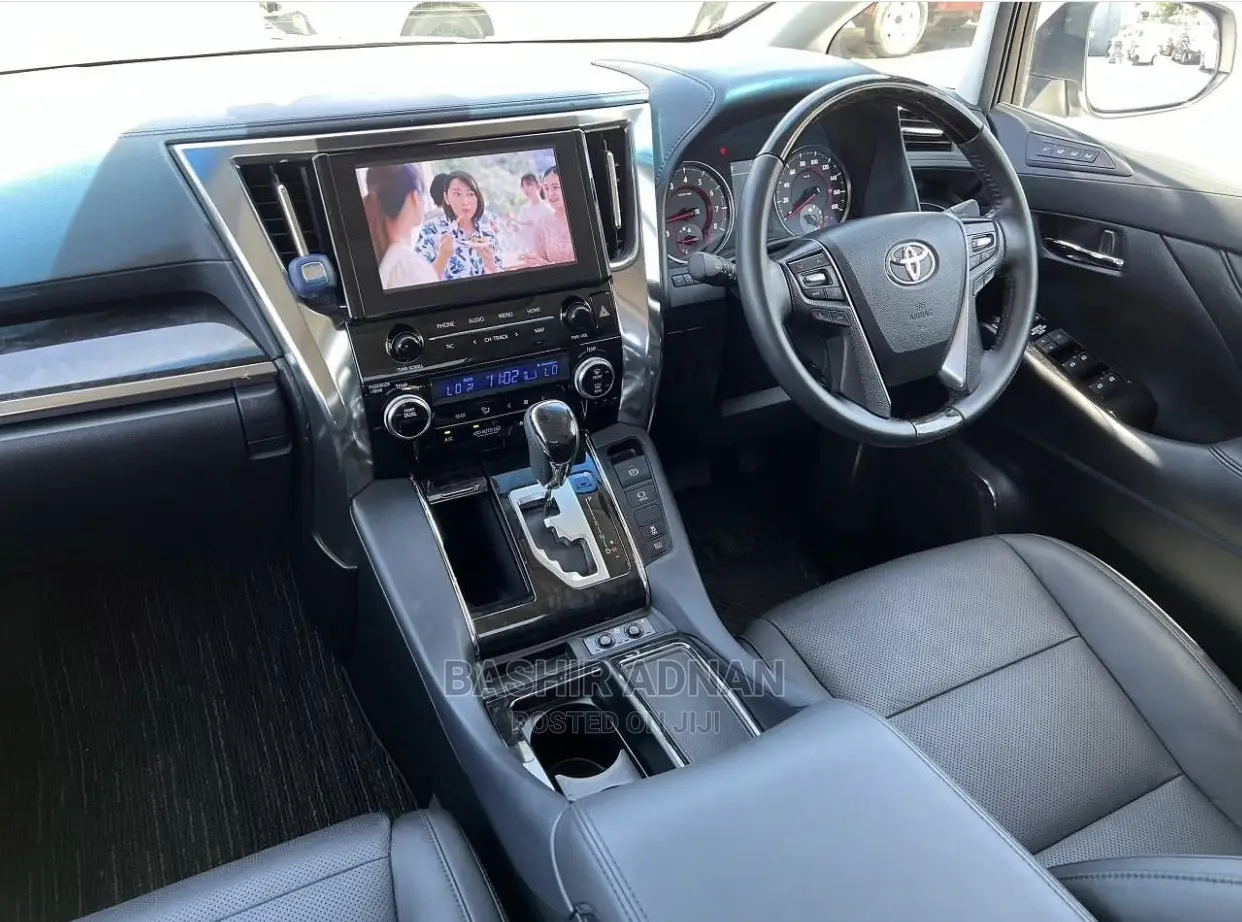 Toyota Alphard 2021 White