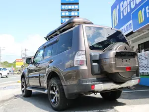 Mitsubishi Pajero 2009 Brown