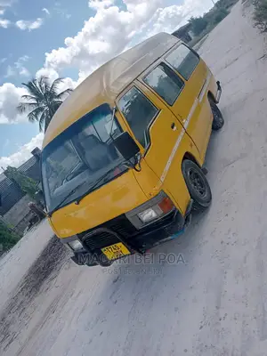 Toyota HiAce 1984 Orange