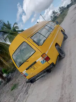 Toyota HiAce 1984 Orange