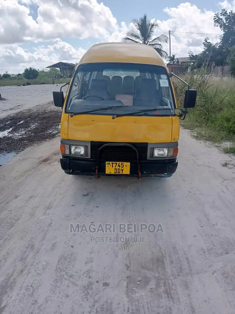 Toyota HiAce 1984 Orange