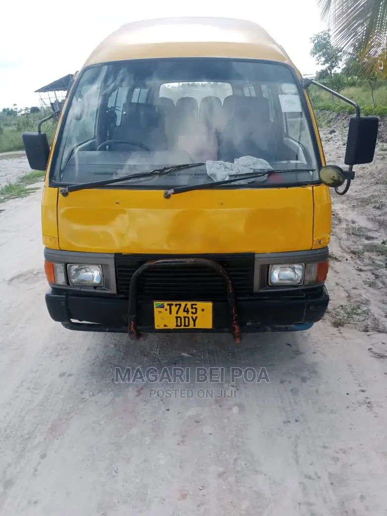 Toyota HiAce 1984 Orange