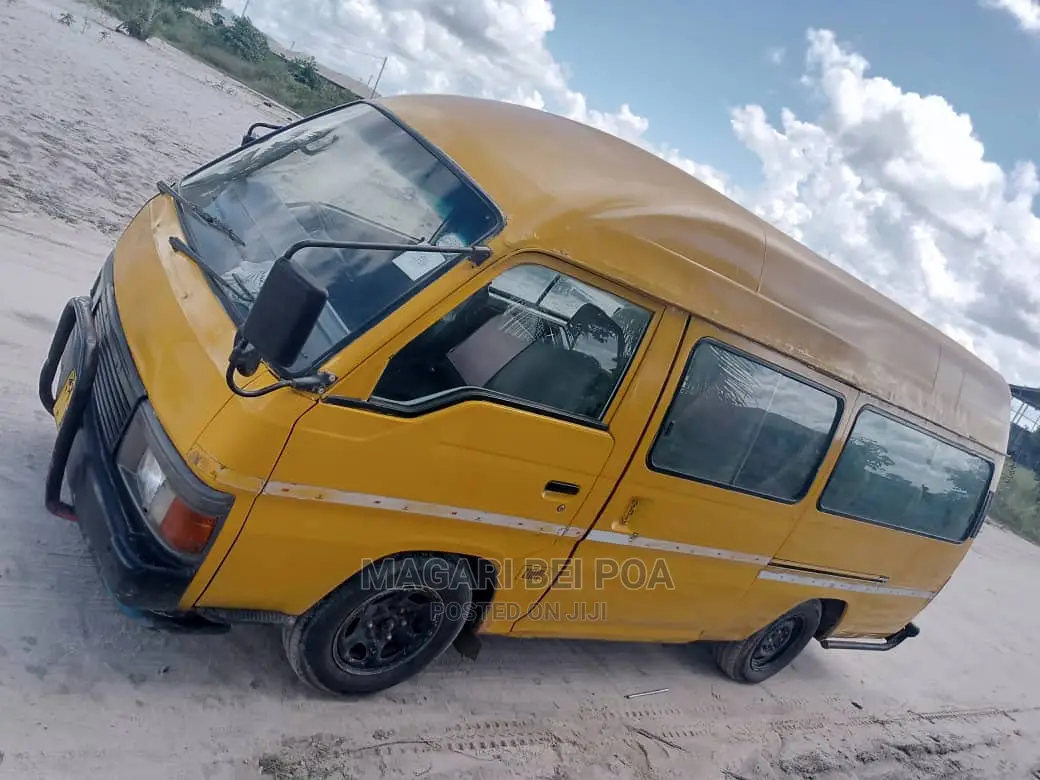 Toyota HiAce 1984 Orange