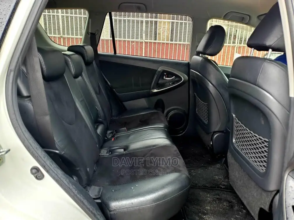 Toyota Vanguard 2012 Pearl