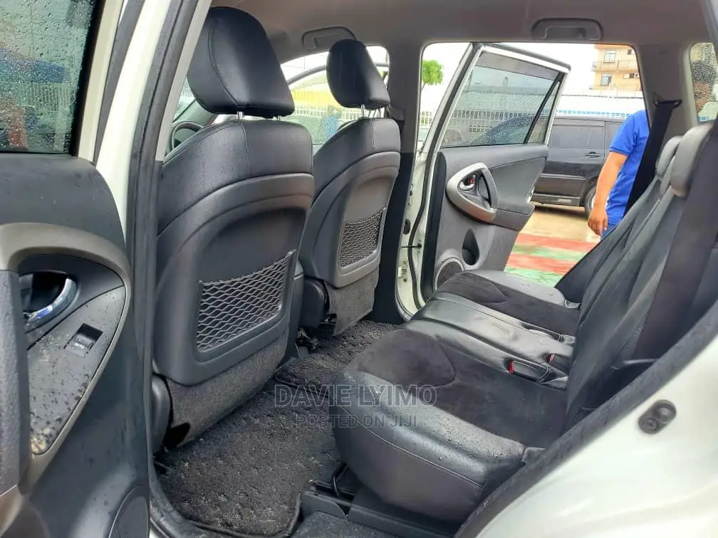 Toyota Vanguard 2012 Pearl