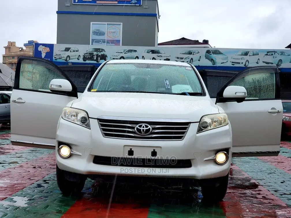 Toyota Vanguard 2012 Pearl