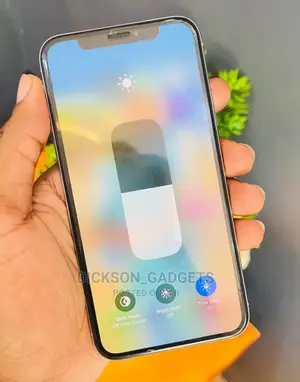 Apple iPhone X 64 GB White