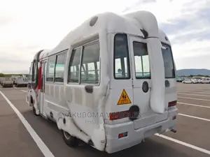 Mitsubishi Fuso Rosa 1997 White